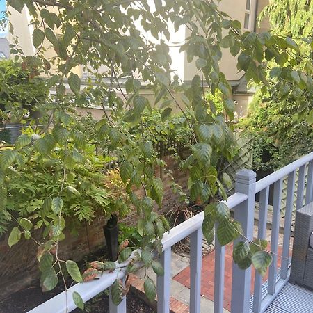 Town Centre Garden Retreat Apartment Cheltenham Bagian luar foto