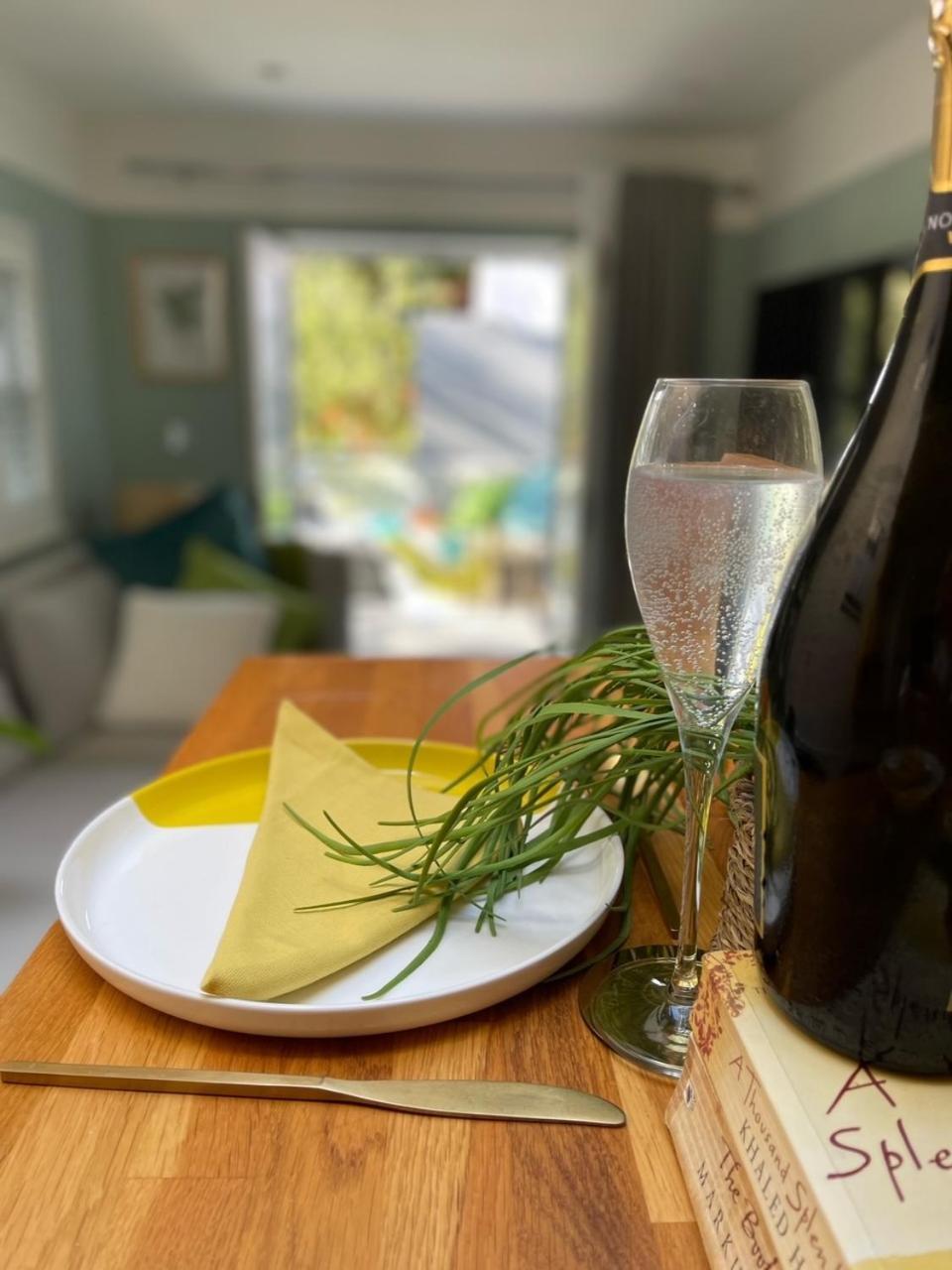 Town Centre Garden Retreat Apartment Cheltenham Bagian luar foto